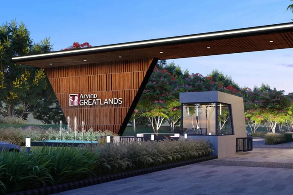 Arvind Greatlands entrance gate and landscaped arrival court (artist's impression)